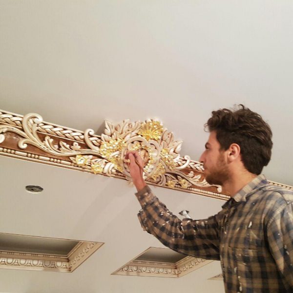 نقاشی و رنگ آمیزی ابزارهای گچبری شده