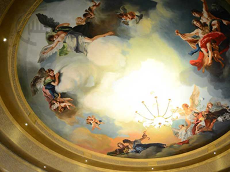نقاشی فرشته روی سقف و دیوار