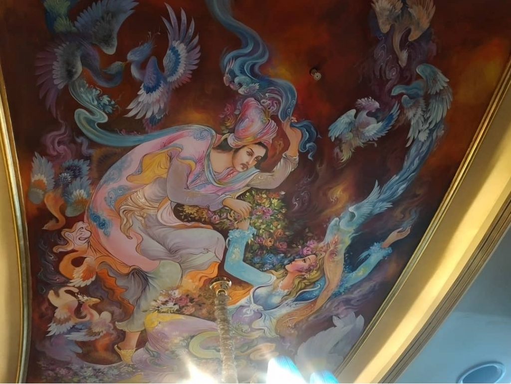 نقاشی مینیاتور روی سقف و دیوار